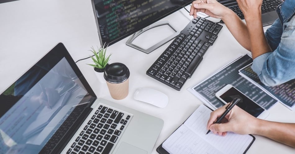 HubSpot CMS: Plantillas vs. Temas